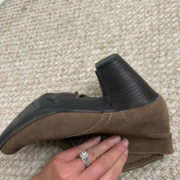 Clarks Women's Lace Up Ankle Boots Brown Size  9 booties leather upper - Picture 8 of 10